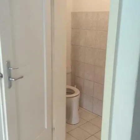 Schones Und Sonniges Balkonzimmer Pansiyon Graz